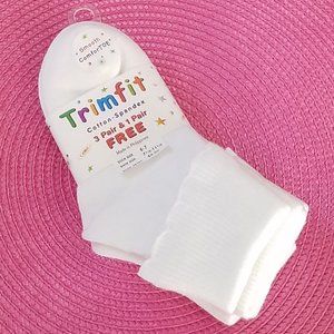 NWT NEW TRIM FIT GIRLS WHITE ANKLE SOCKS XS 6-7